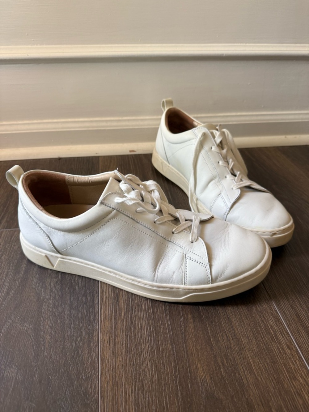 Men’s Vionic White Sneaker